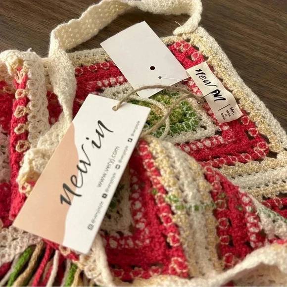 NWT New In  cropped crochet M/L - Picture 5 of 8